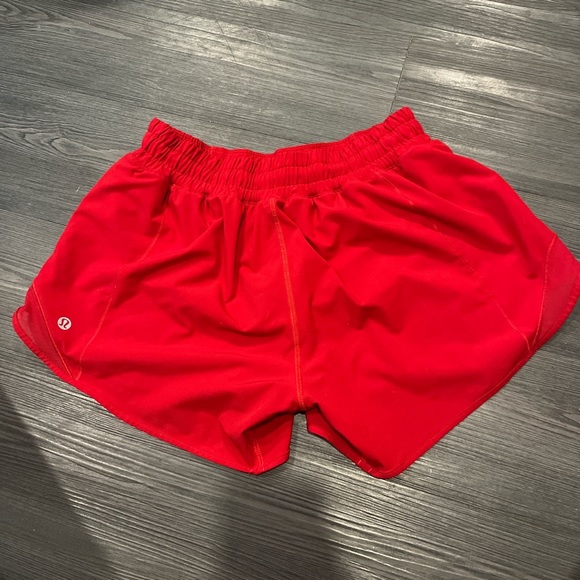 Barely worn, size 6, 4” inseam - Picture 2 of 3